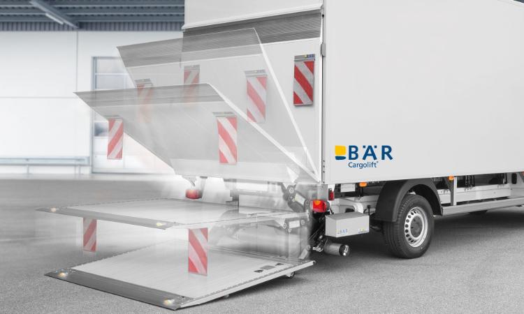 Piattaforma della sponda montacarichi BAR, che prima si apre e poi si abbassa